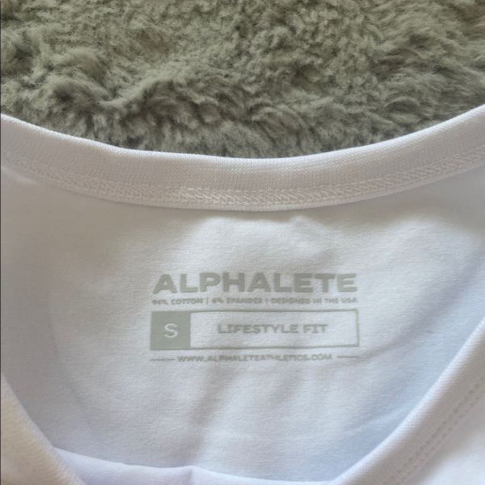Alphalete Cropped Tank - Picture 2 of 5